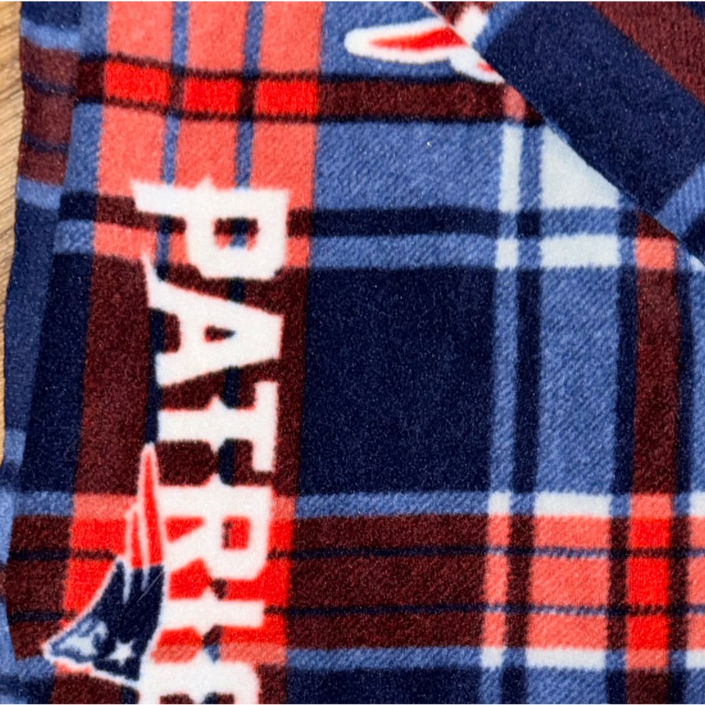 New England Patriots Plaid Fleece Scarf - Picture 5 of 5